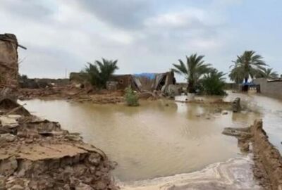 أمطار غزيرة وسيول تغرق سوقا وتجرف بيوتا وسط العراق