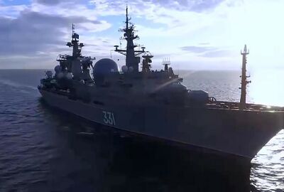 روسيا تنزل إلى المياه سفنا حربية جديدة